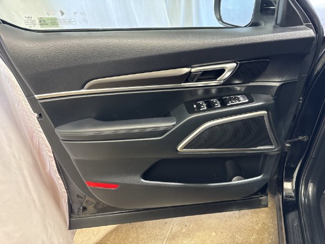 Used 2025 Kia Telluride S FWD image 24