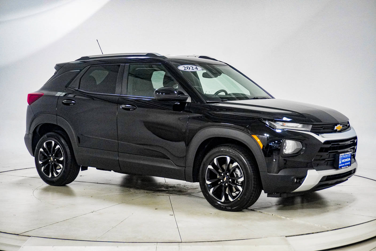 Used 2022 Chevrolet TrailBlazer LT w/ Convenience Package FWD image 11