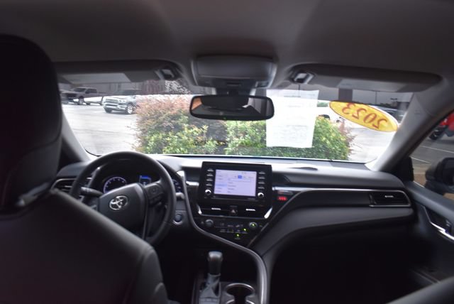 Used 2023 Toyota Camry SE w/ Convenience Package FWD image 3