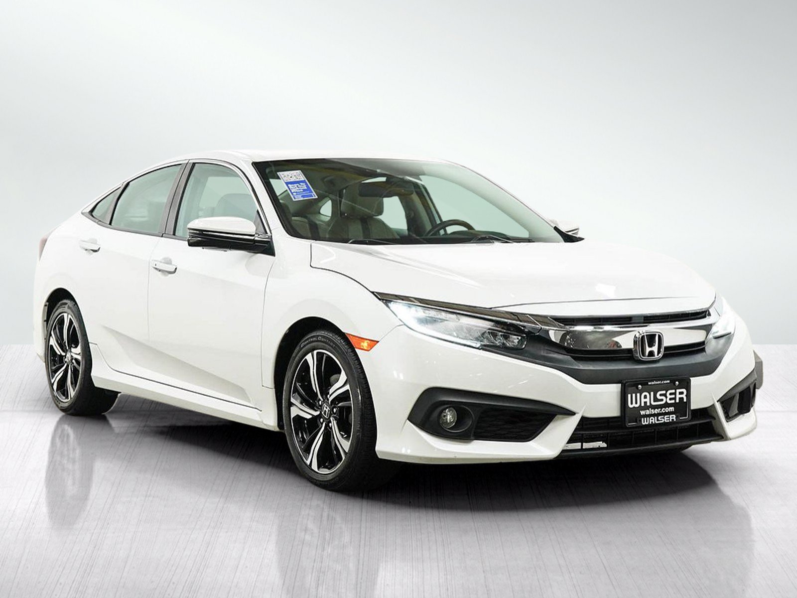 Used 2016 Honda Civic Touring image 7