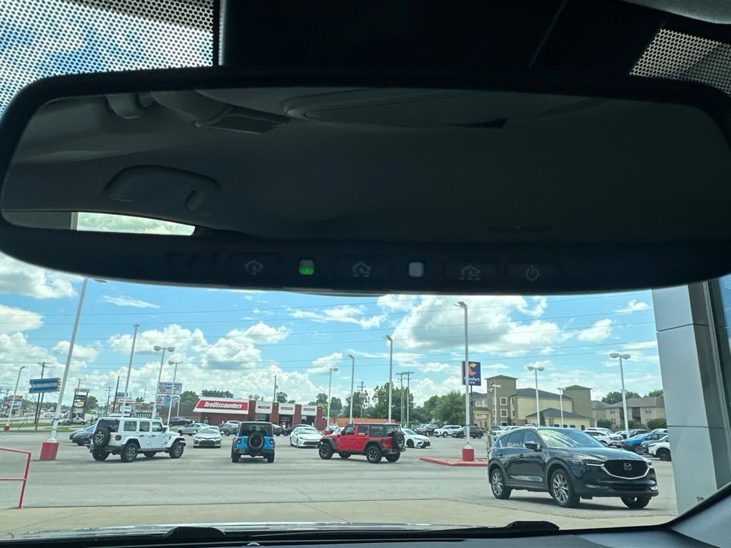 Certified 2022 Toyota Prius XLE FWD image 34