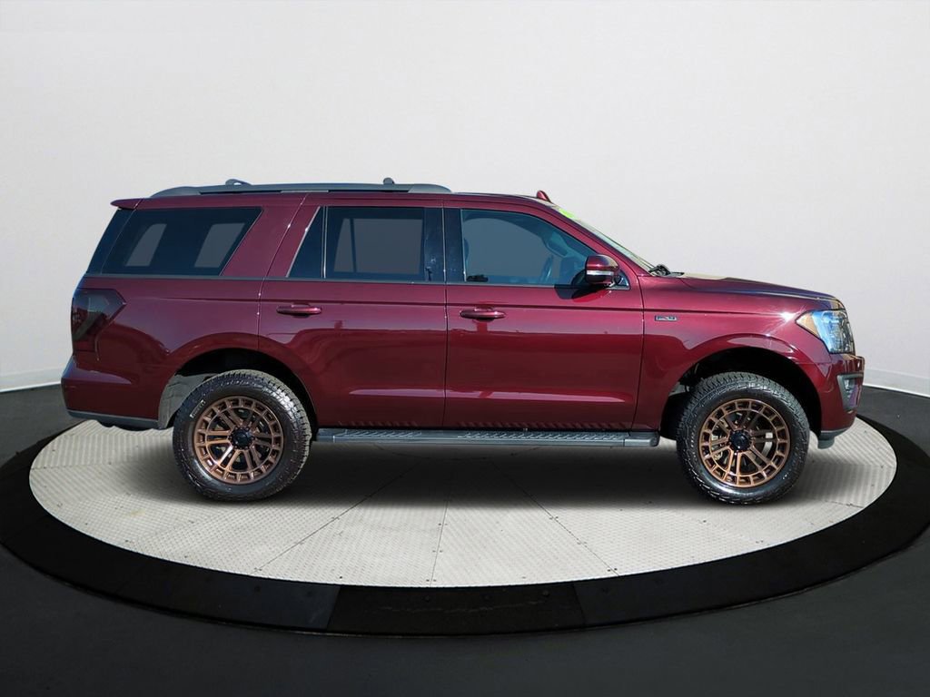 Used 2021 Ford Expedition XLT image 3