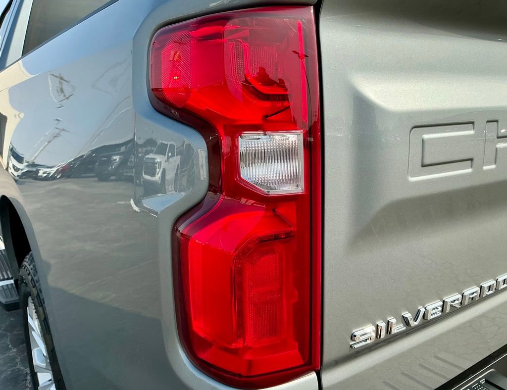 Used 2025 Chevrolet Silverado 1500 LTZ image 14