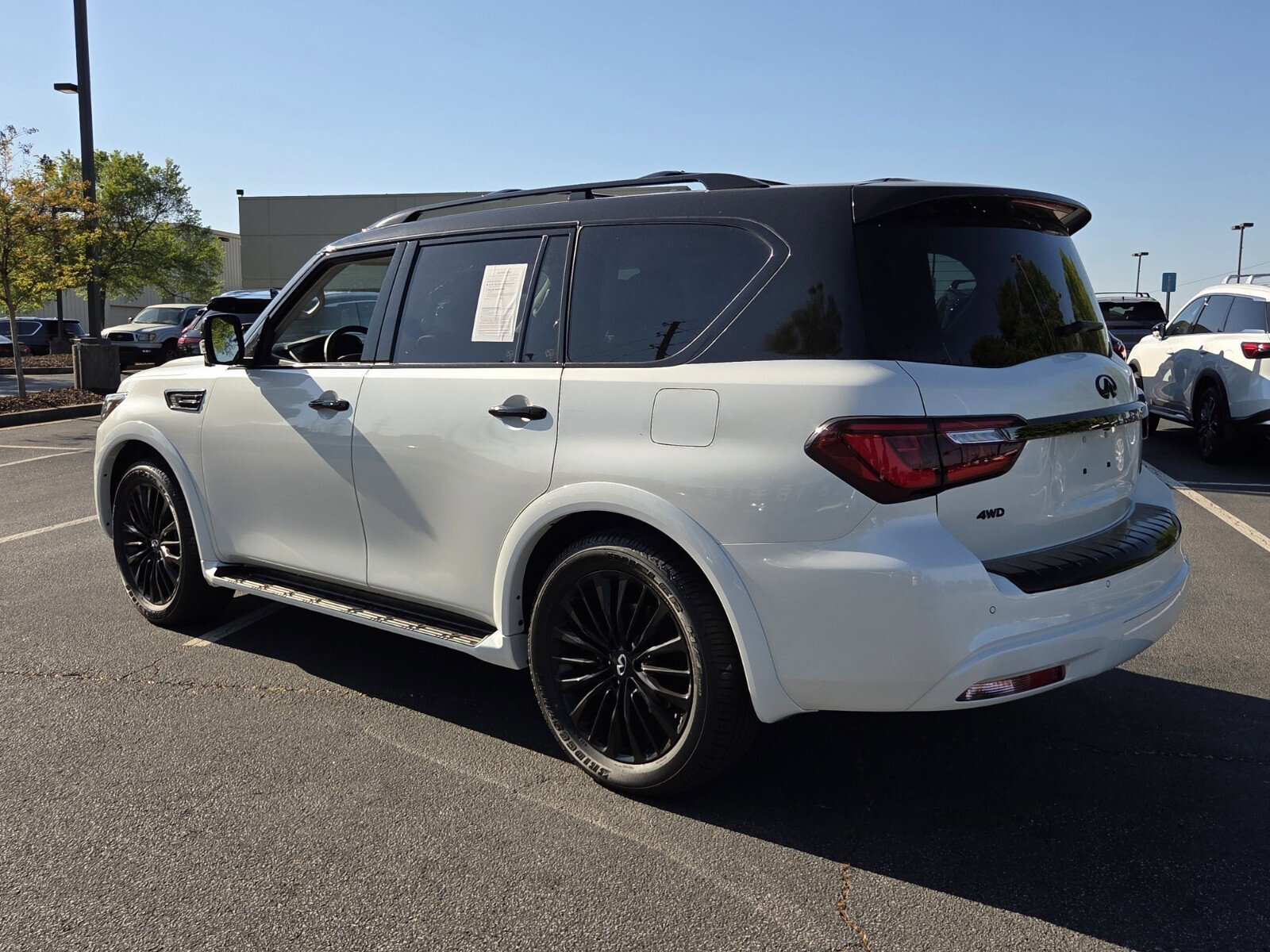 Used 2023 INFINITI QX80 Premium Select w/ Cargo Package image 8