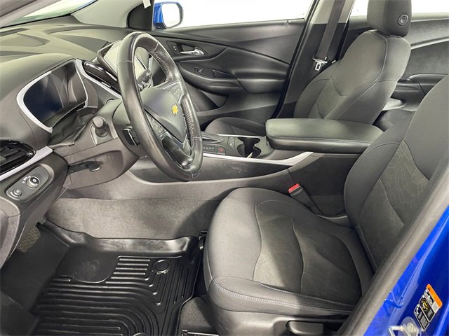 Used 2017 Chevrolet Volt LT w/ Comfort Package image 2