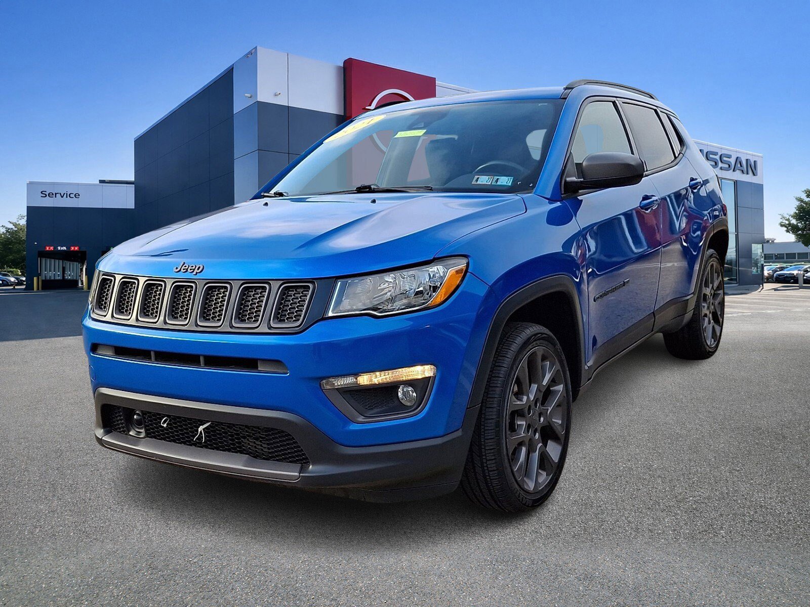 Used 2021 Jeep Compass Latitude w/ Sun and Sound Group AWD/4WD image 3