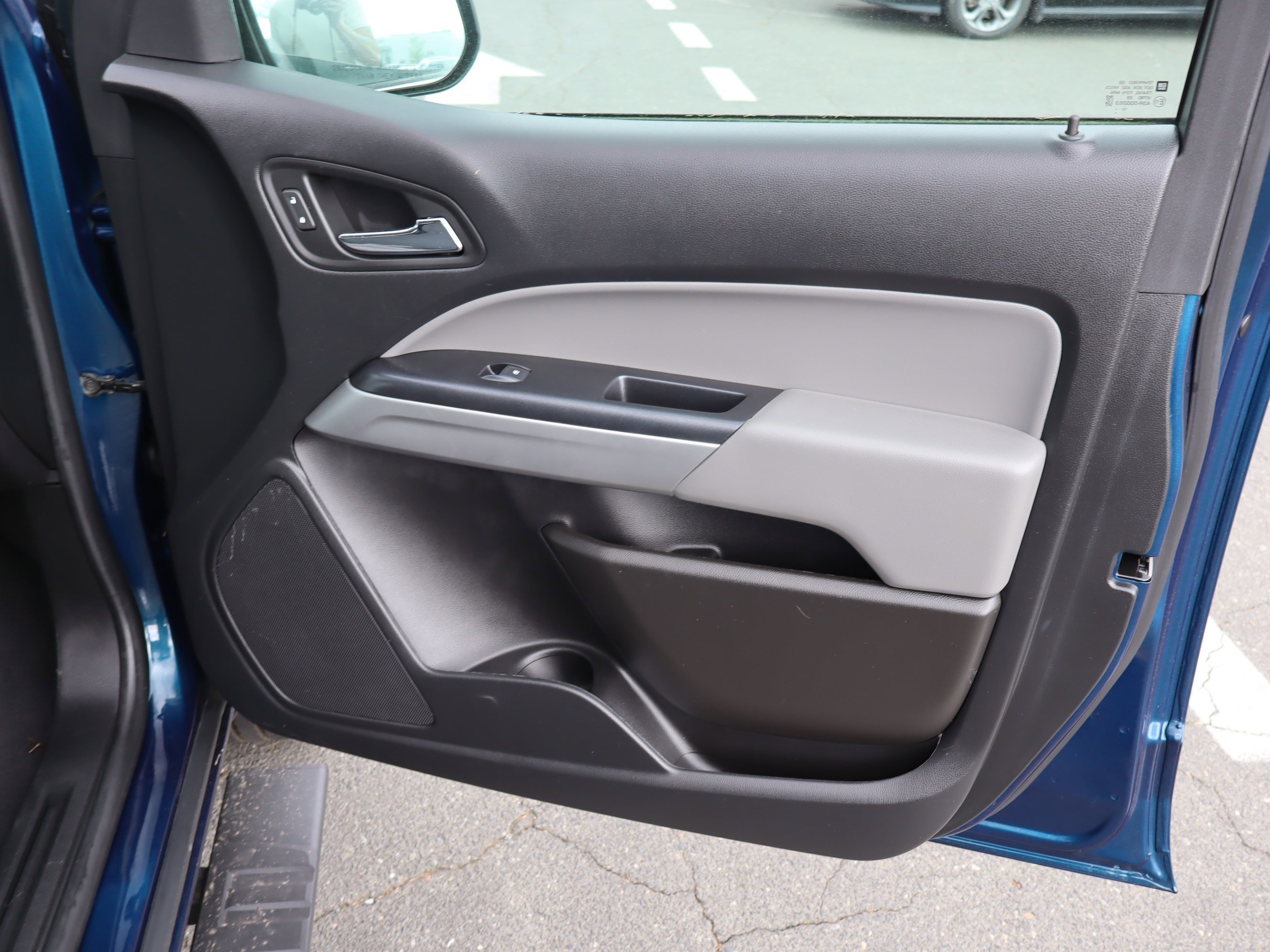 Used 2020 Chevrolet Colorado LT image 37