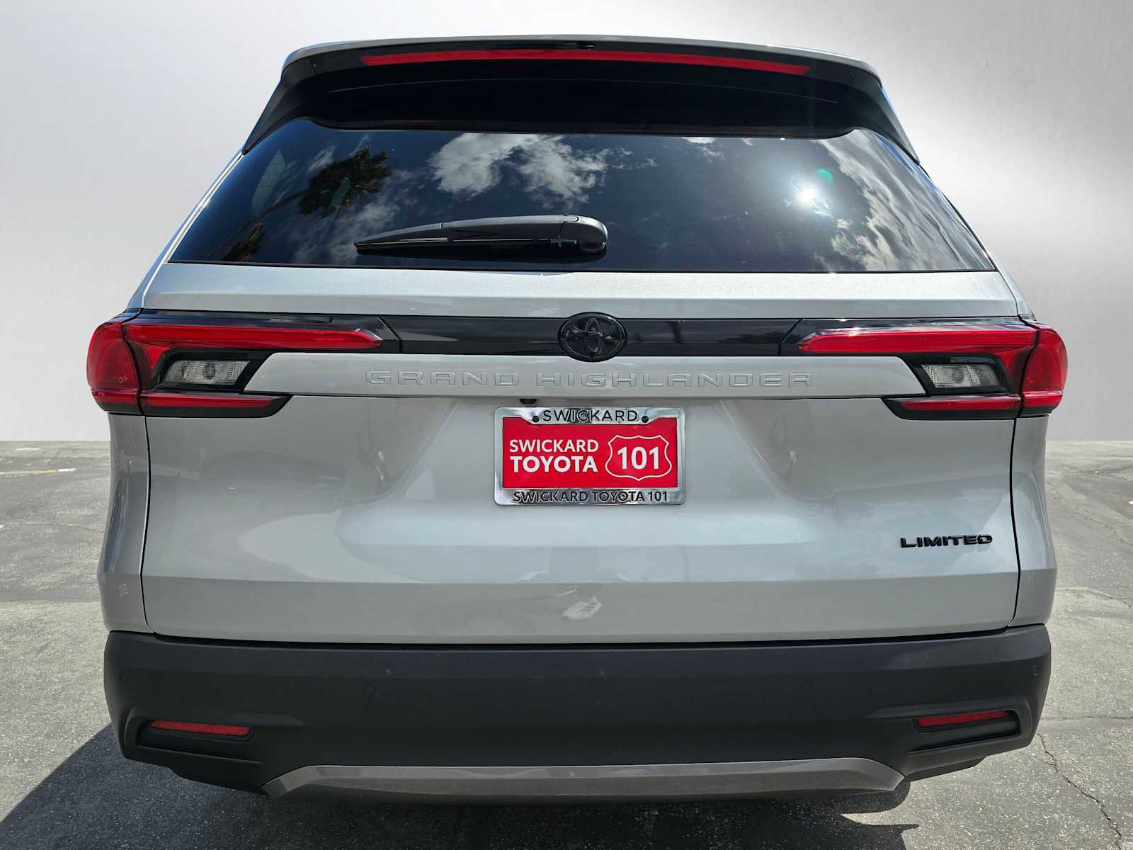 Used 2024 Toyota Grand Highlander FWD image 4