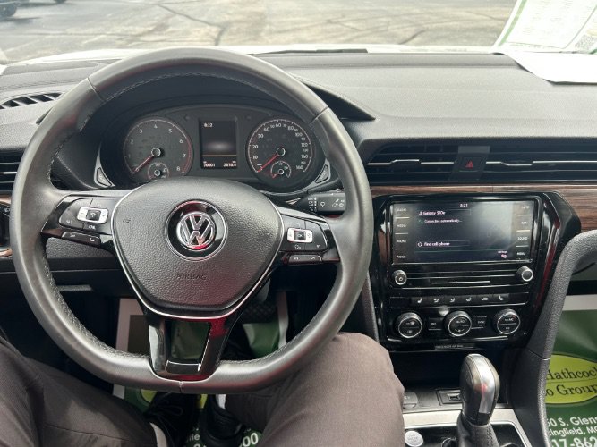 Used 2022 Volkswagen Passat 2.0T FWD image 19