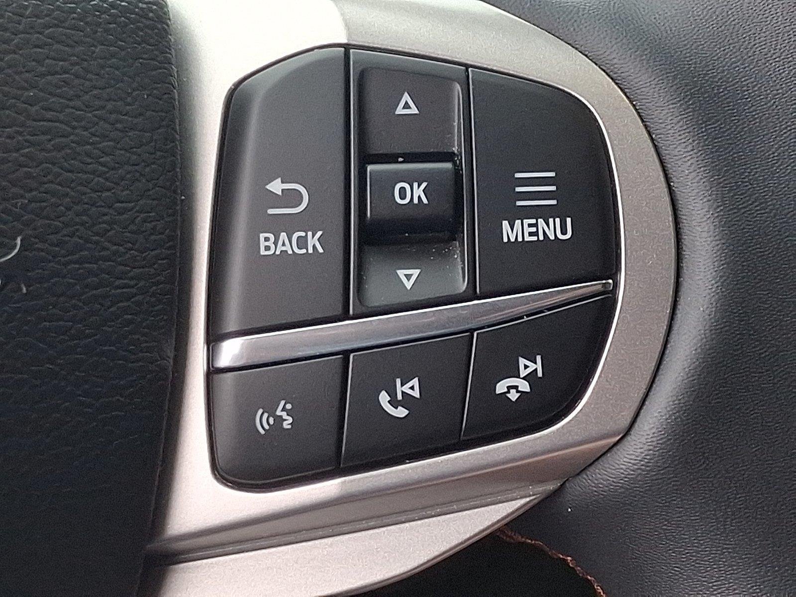 Used 2025 Ford Explorer Active AWD/4WD image 24