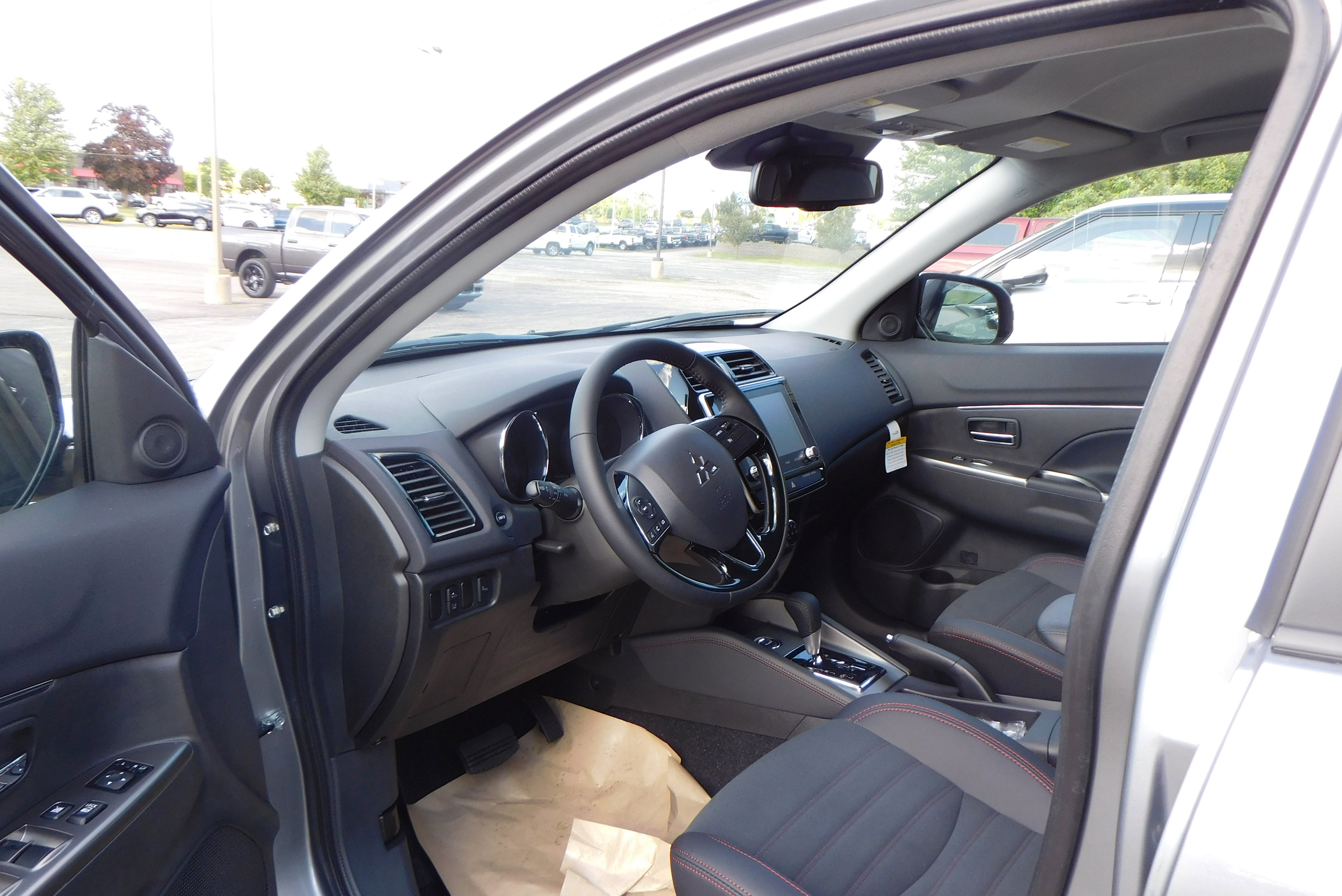 New 2025 Mitsubishi Outlander Sport AWD image 12