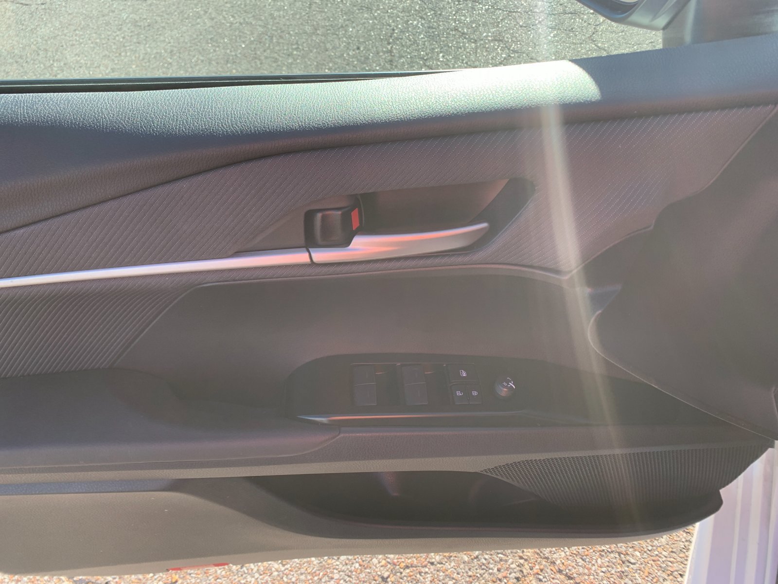 Used 2025 Toyota Camry SE w/ Convenience Package FWD image 13