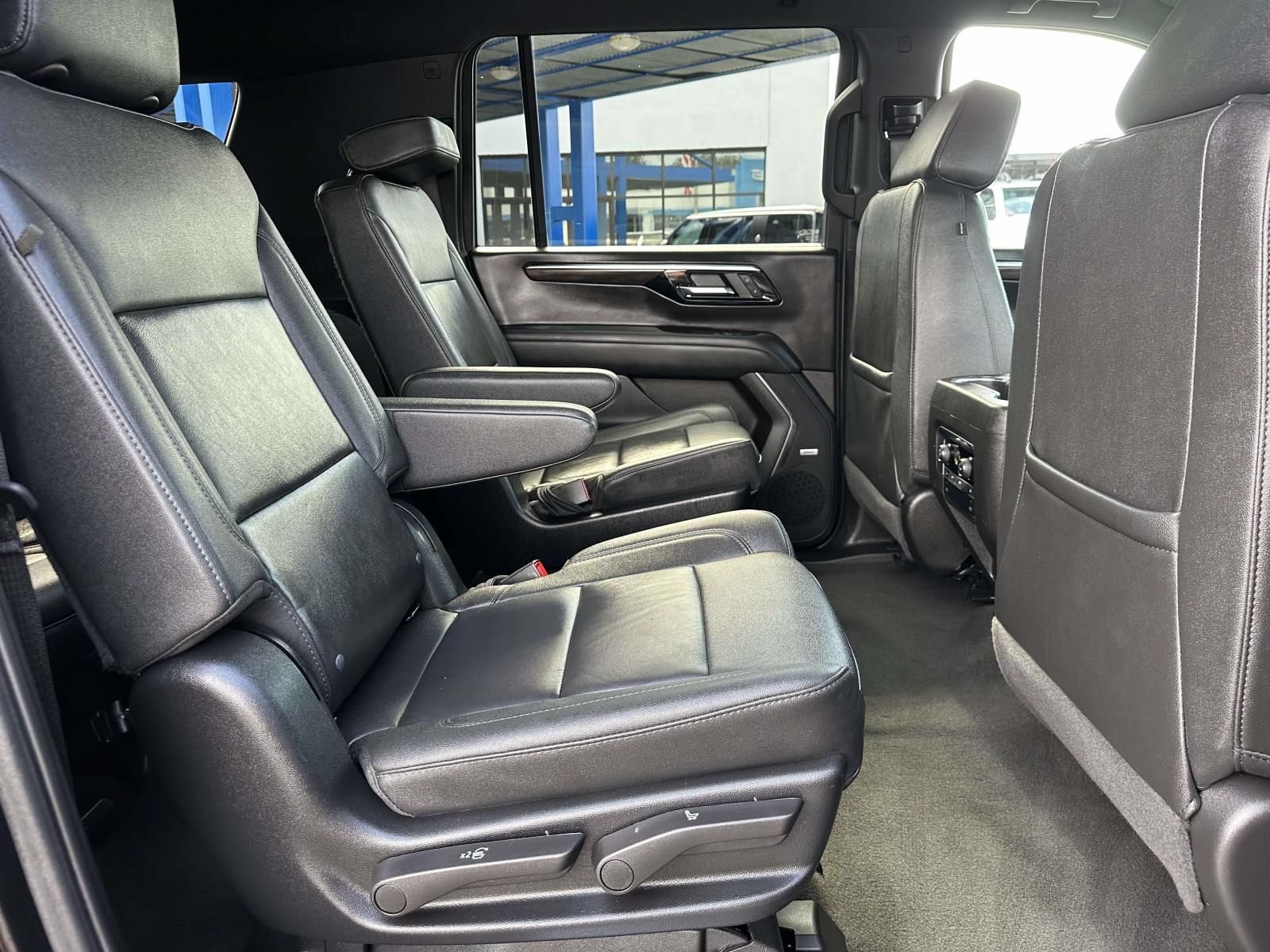 Certified 2026 Chevrolet Suburban LT w/ Comfort Package AWD/4WD image 28