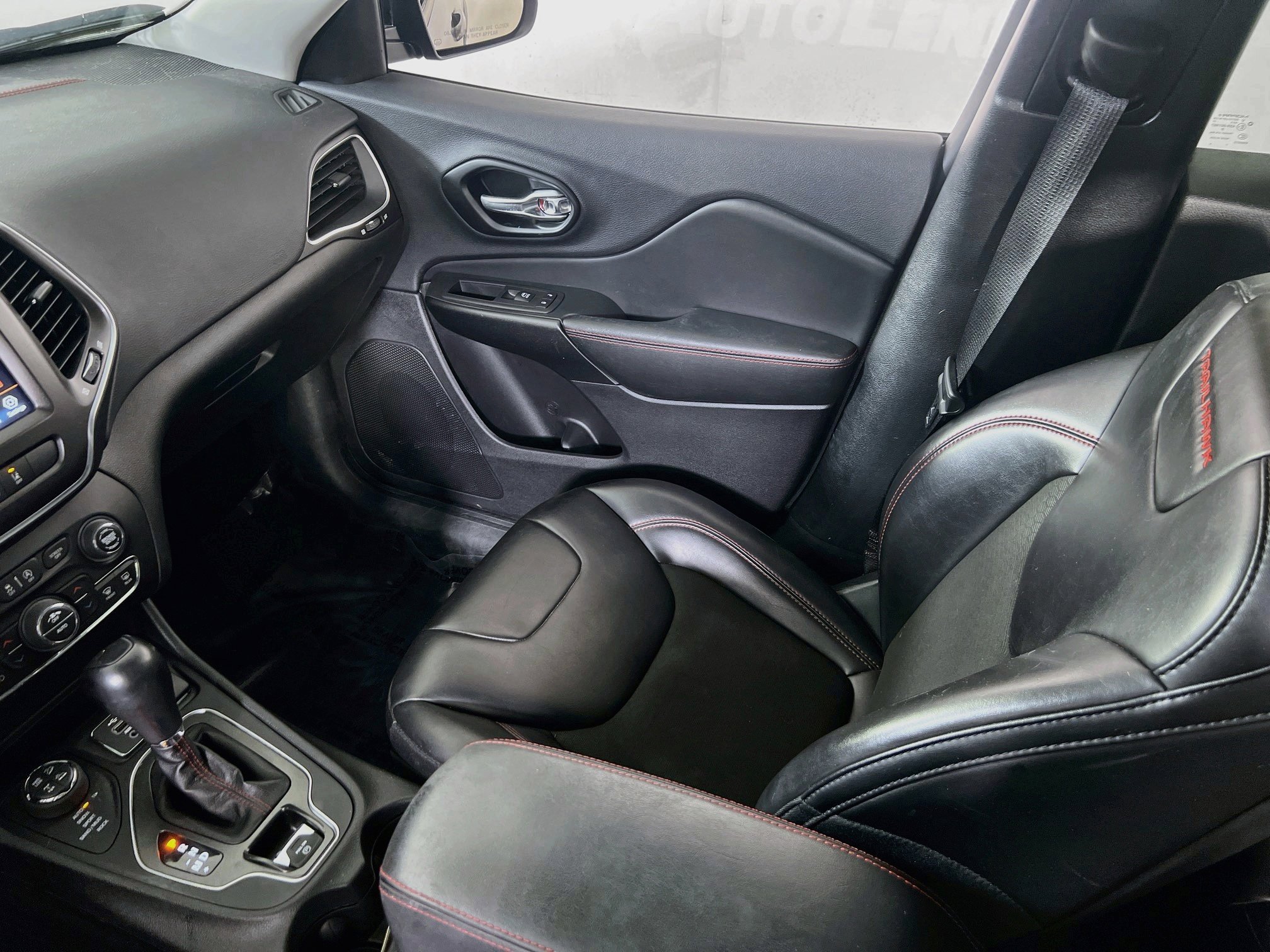 Used 2022 Jeep Cherokee Trailhawk image 22