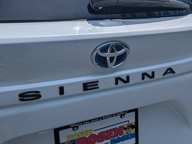 Used 2023 Toyota Sienna XLE FWD image 10