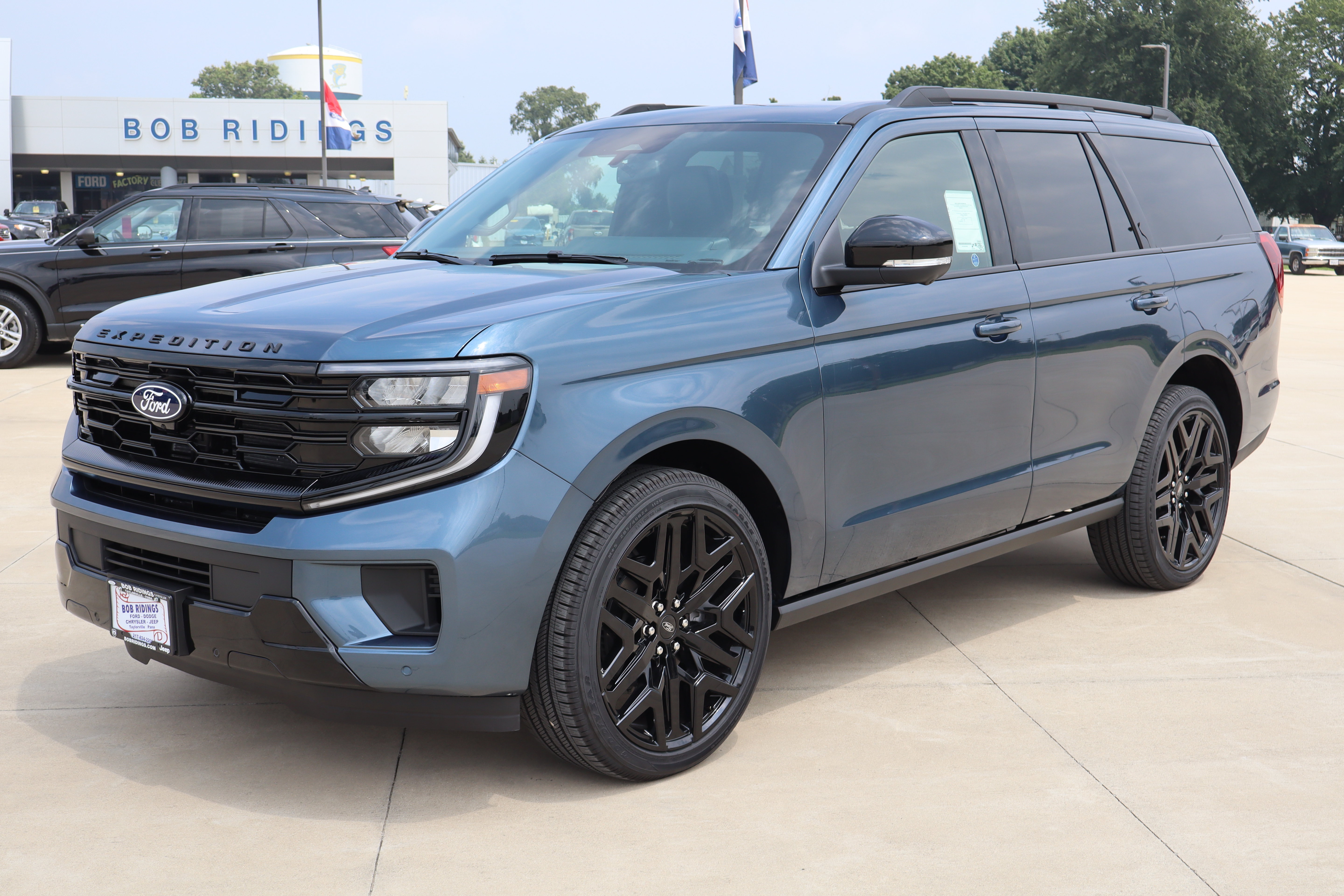 New 2027 Ford Expedition Platinum w/ Stealth Performance Package AWD/4WD image 1