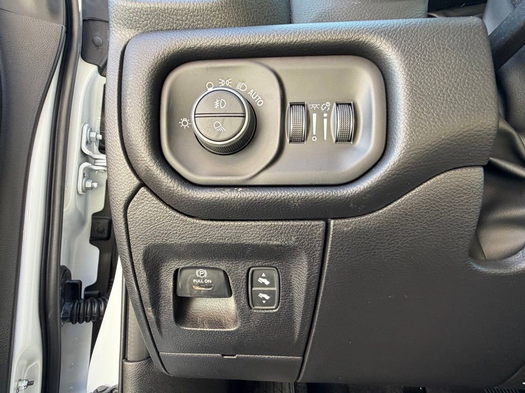 New 2026 RAM 1500 4x4 Crew Cab image 24