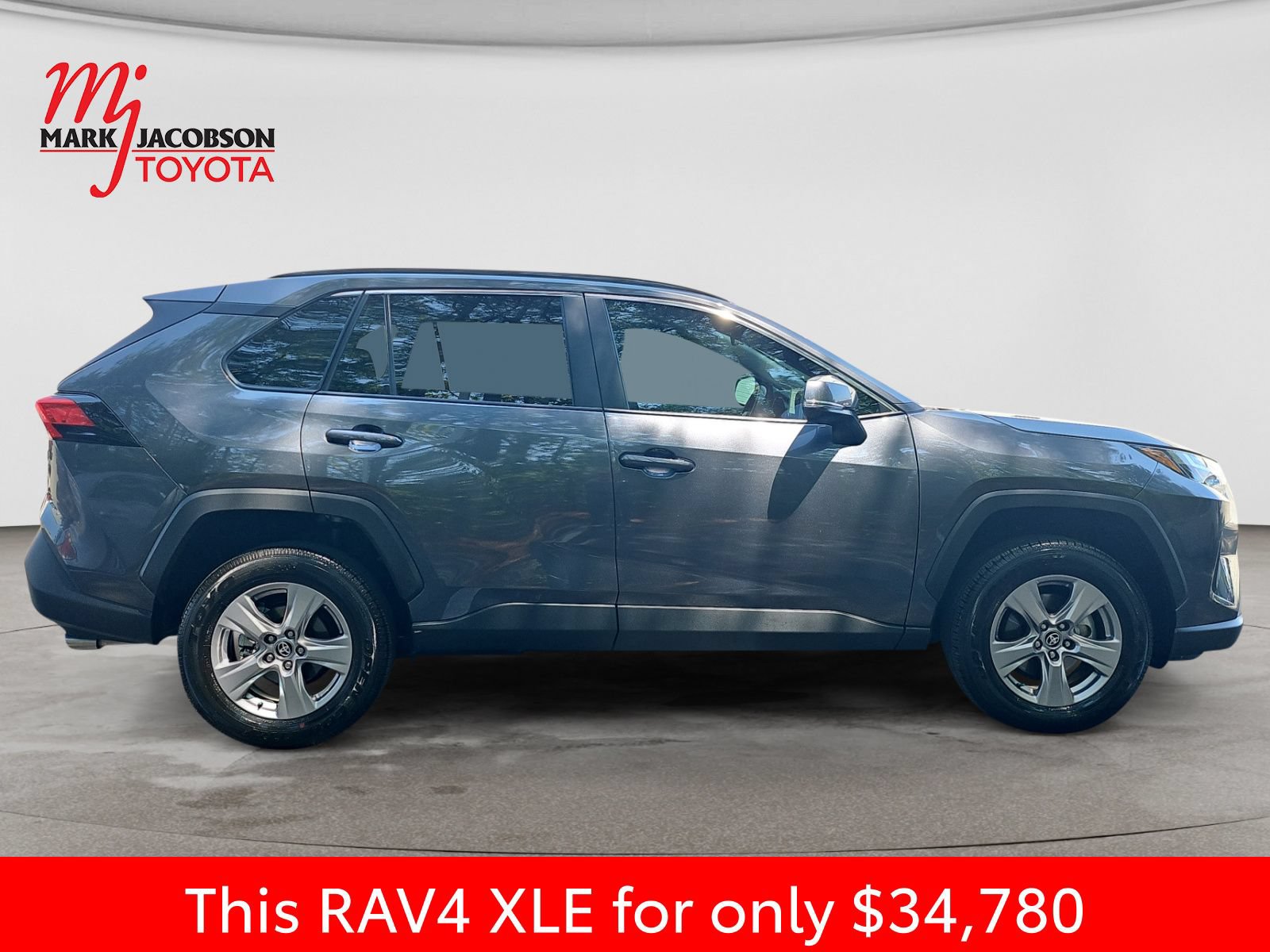 Used 2025 Toyota RAV4 XLE FWD image 7