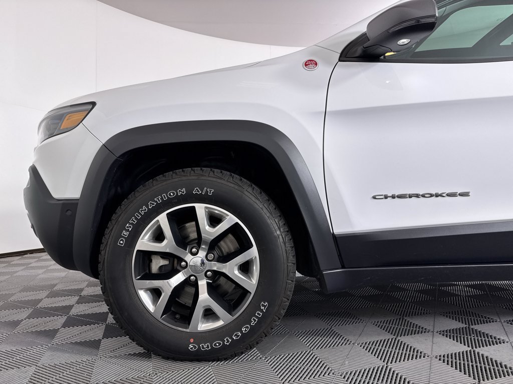 Used 2019 Jeep Cherokee Trailhawk AWD/4WD image 21
