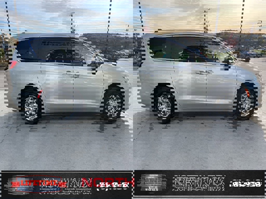 New 2026 Chrysler Voyager LX image 23