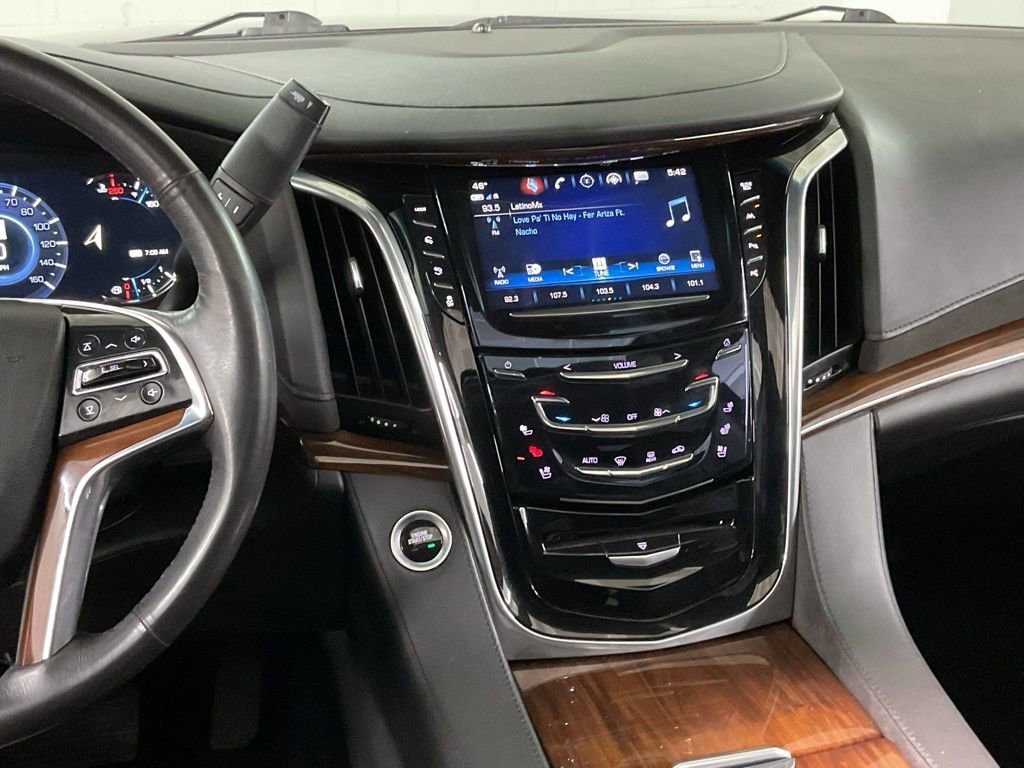 Used 2019 Cadillac Escalade Luxury image 13