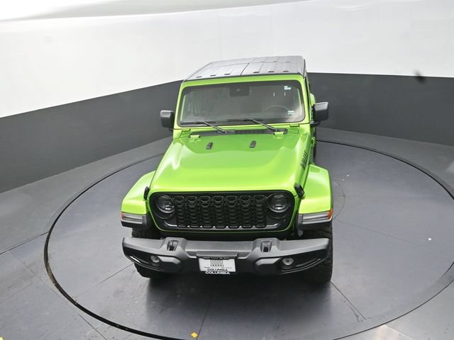 Used 2025 Jeep Gladiator Sport AWD/4WD image 13