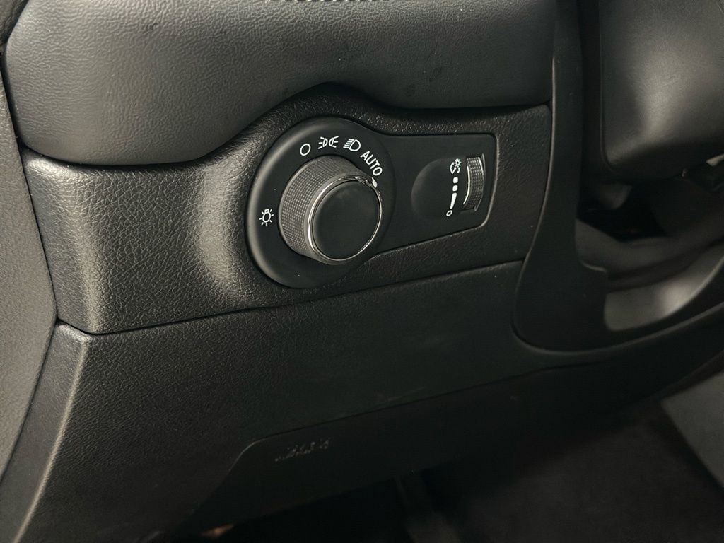 Used 2024 Dodge Durango SXT image 17