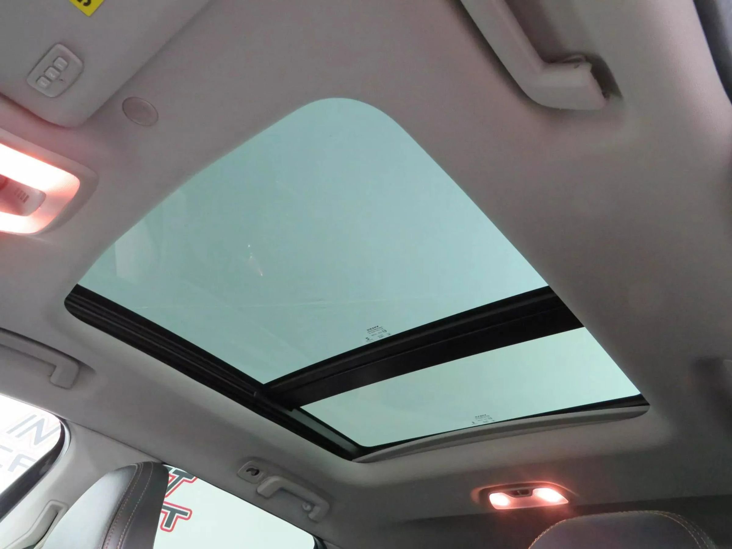 Used 2017 Volvo XC60 T6 Dynamic w/ Preferred Option Package image 24