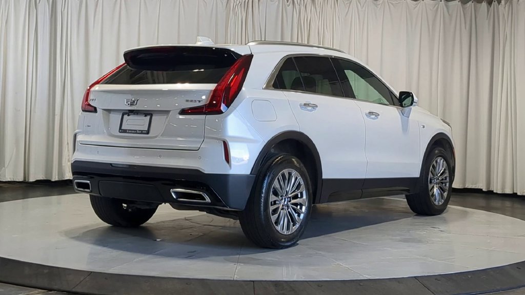 Used 2024 Cadillac XT4 Premium Luxury AWD/4WD image 8