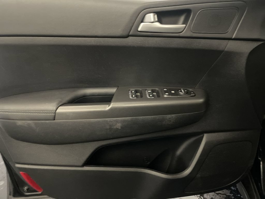 Used 2019 Kia Sportage LX FWD image 14