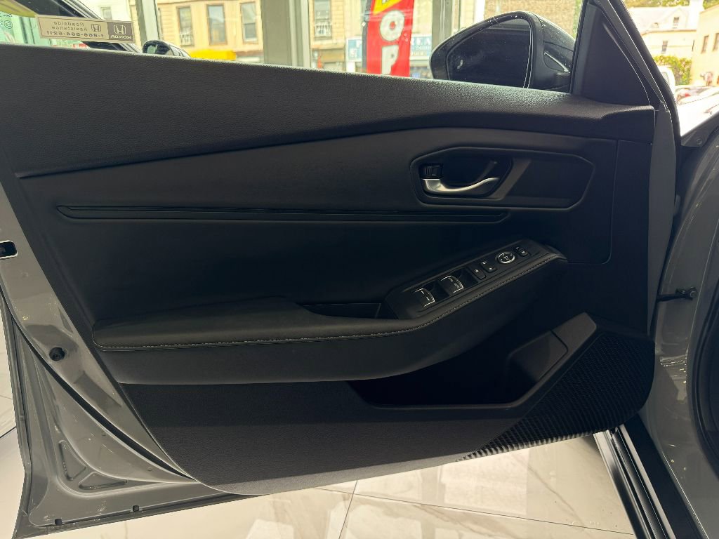 Used 2025 Honda Accord Sport image 11