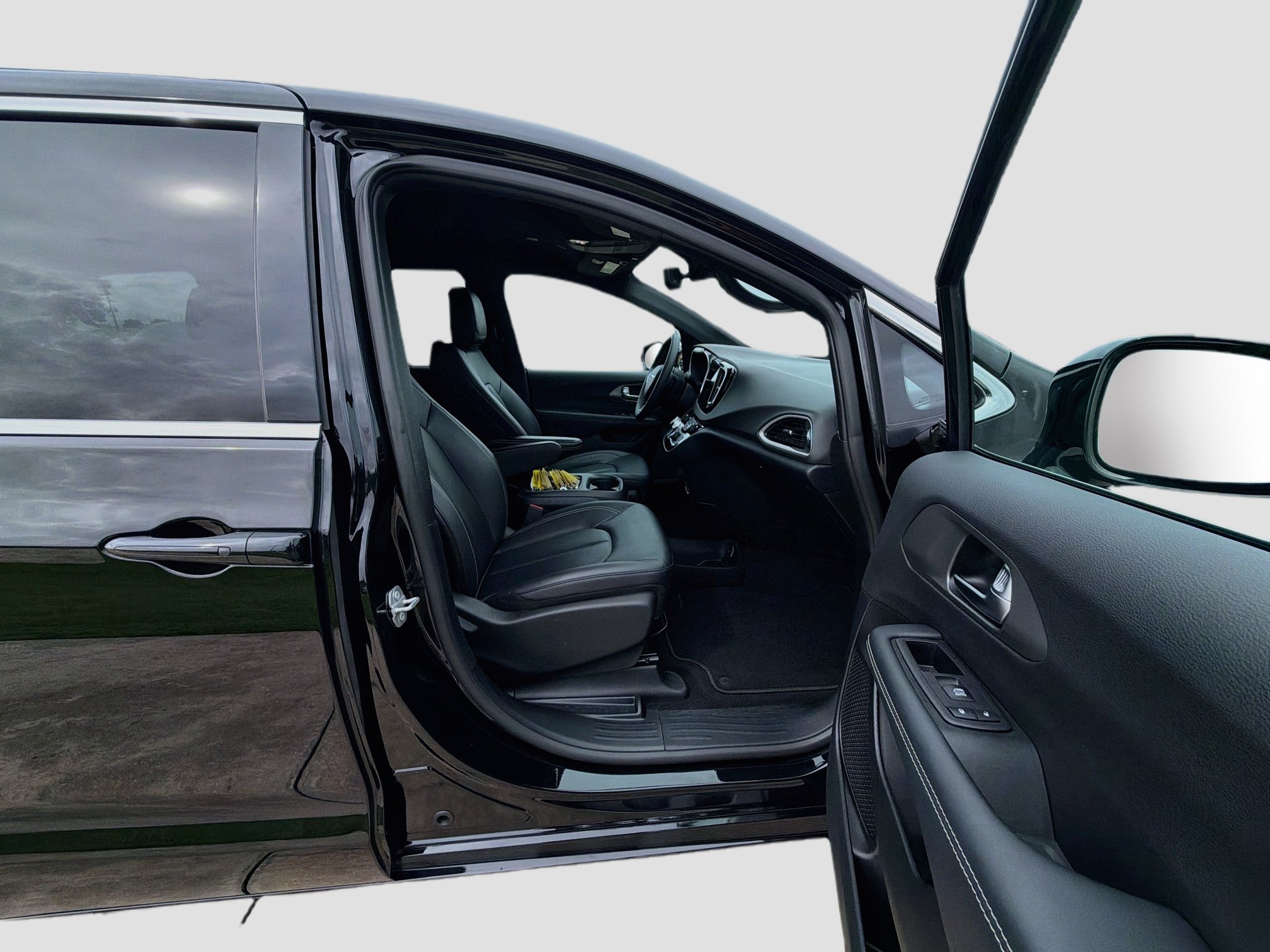Used 2025 Chrysler Pacifica Select FWD image 29