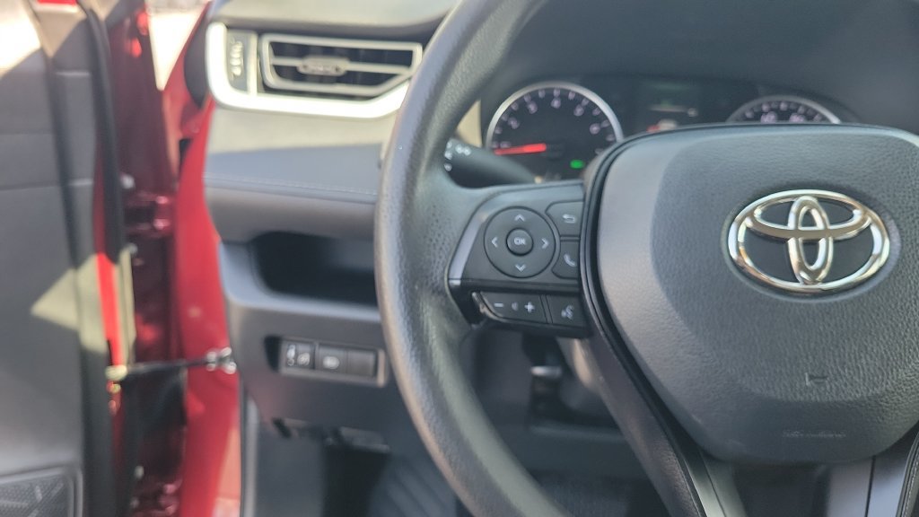 Used 2022 Toyota RAV4 XLE FWD image 18