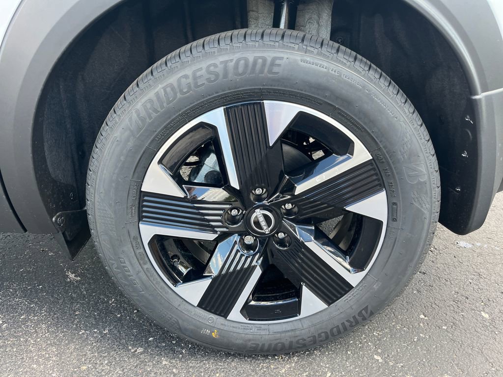 New 2026 Nissan Kicks SV w/ Cold Weather Package AWD/4WD image 10