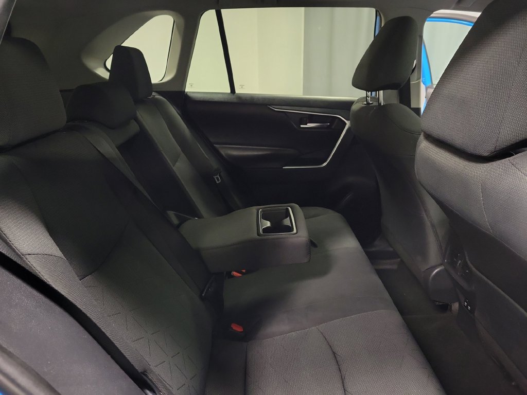 Used 2019 Toyota RAV4 XLE w/ All Weather Liner Package AWD/4WD image 31