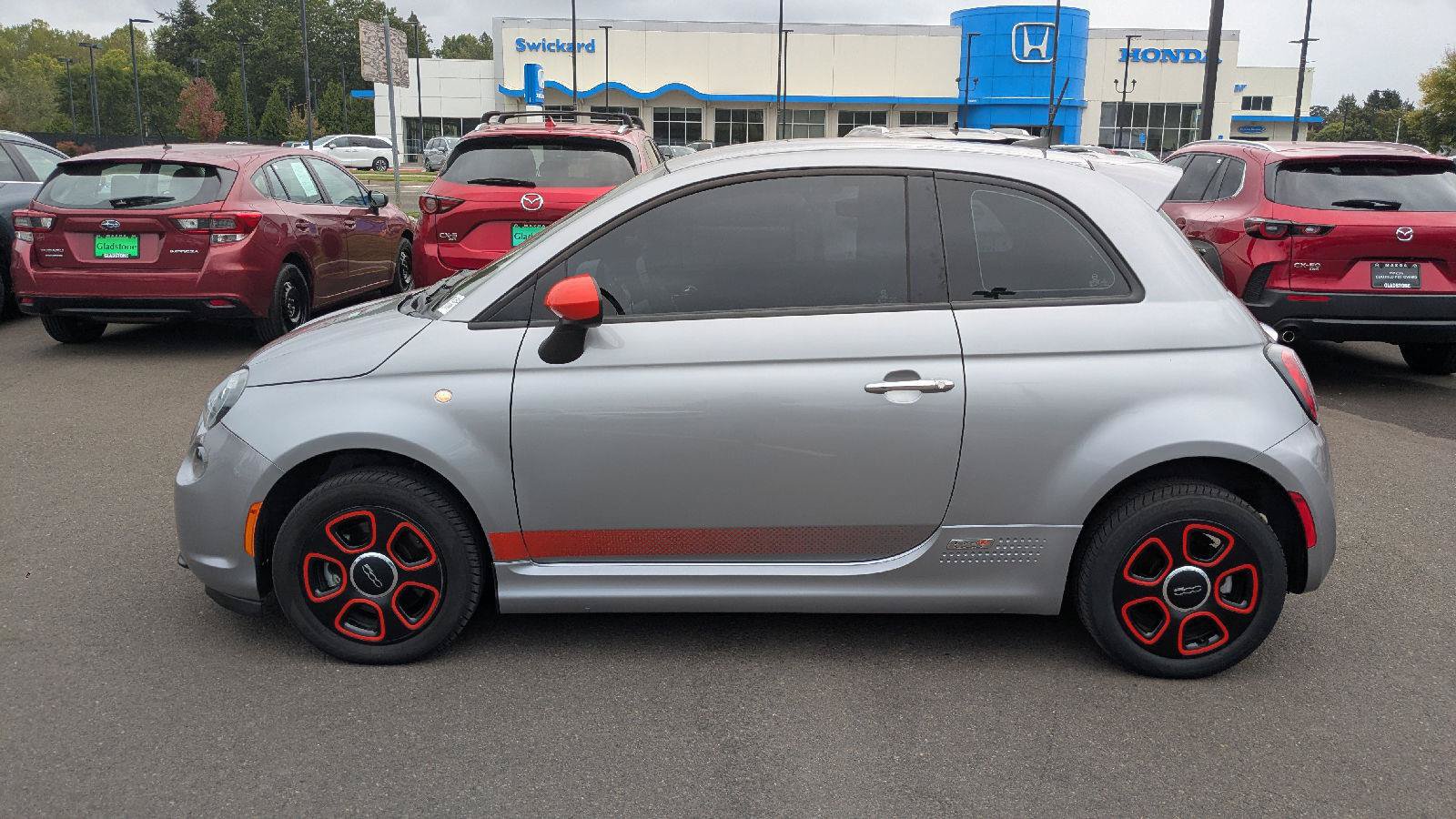 Used 2018 FIAT 500 e w/ Esport Package FWD image 2