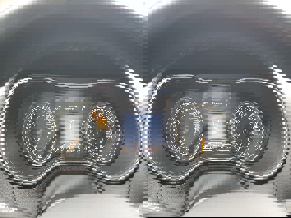 Used 2019 Jeep Cherokee Limited w/ Luxury Group image 24