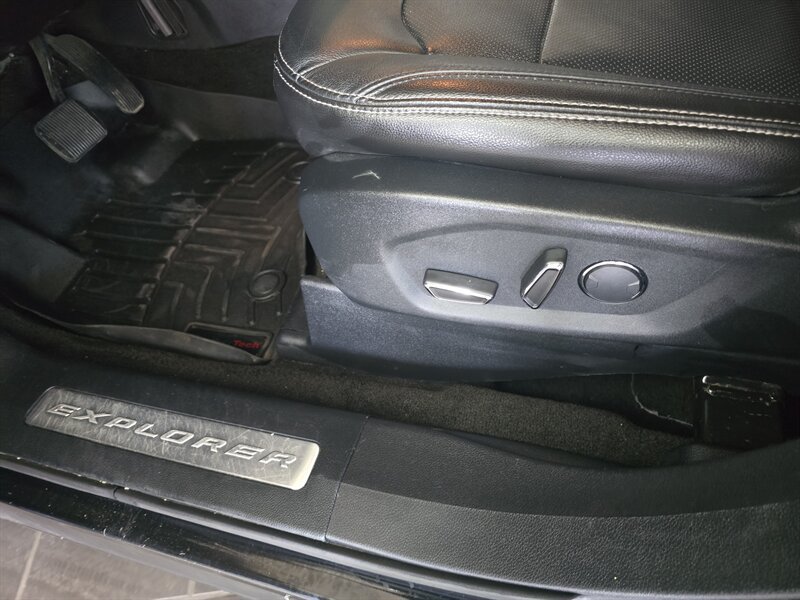 Used 2018 Ford Explorer Limited AWD/4WD image 22