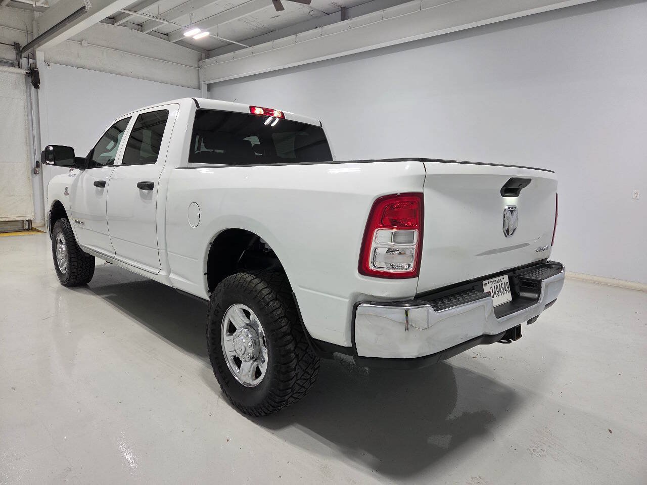 Used 2022 RAM 2500 Tradesman w/ Chrome Appearance Group AWD/4WD image 3