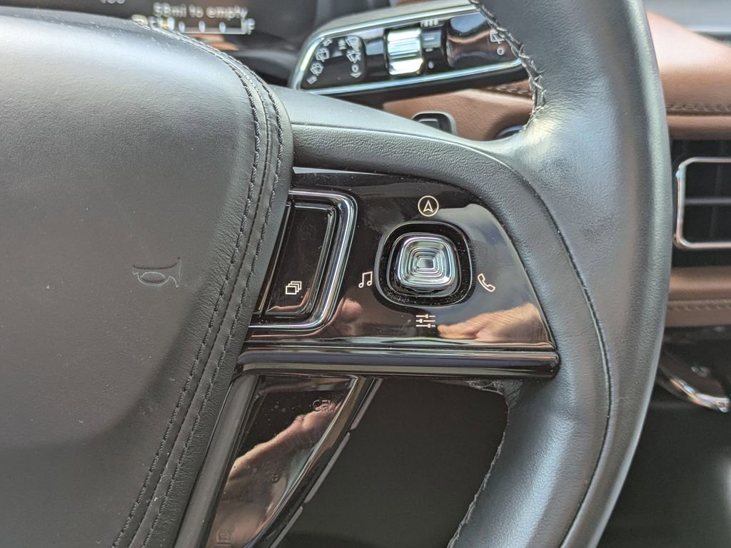 Used 2023 Lincoln Aviator Reserve w/ Equipment Group 201A image 22