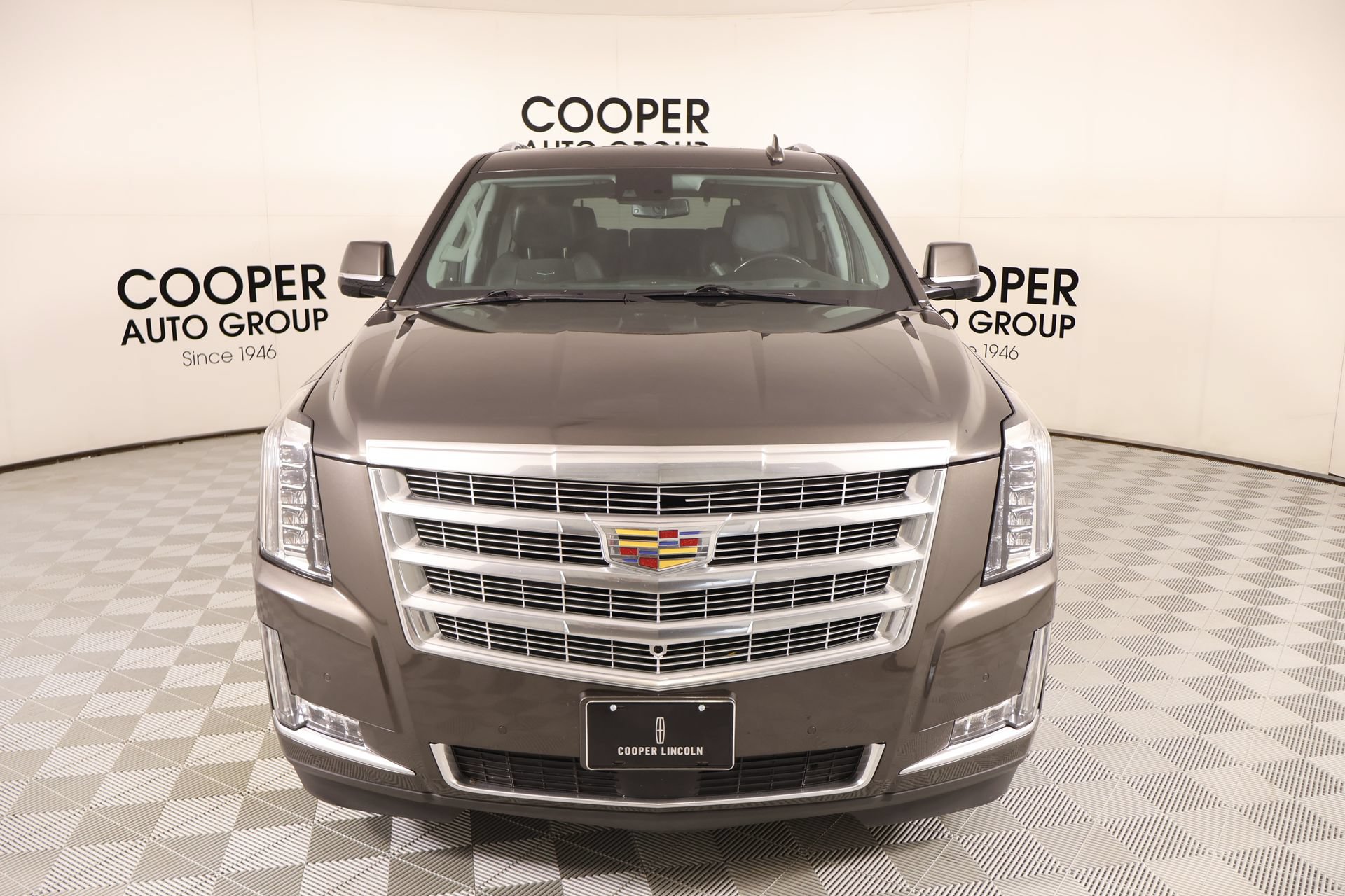 Used 2020 Cadillac Escalade Premium Luxury w/ LPO, Radiant Package AWD/4WD image 10