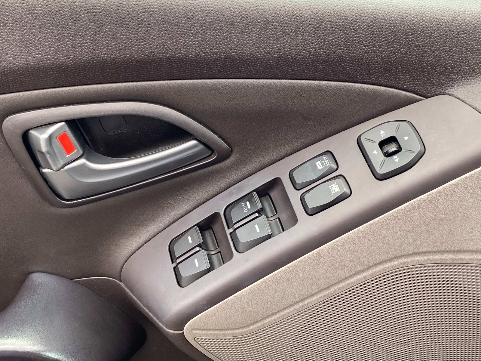 Used 2015 Hyundai Tucson SE AWD/4WD image 14