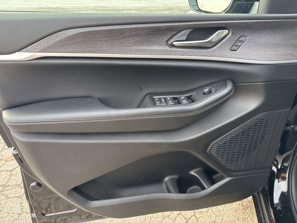 New 2025 Jeep Grand Cherokee Limited image 41