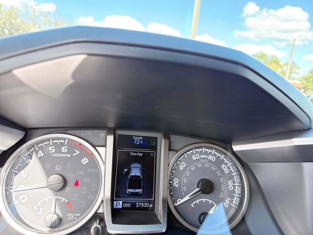 Used 2023 Toyota Tacoma SR5 w/ Technology Package image 13