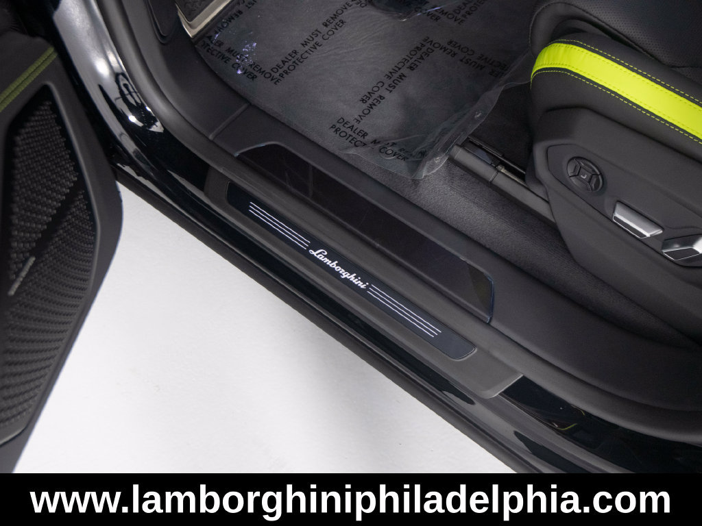 Used 2026 Lamborghini Urus S AWD/4WD image 14