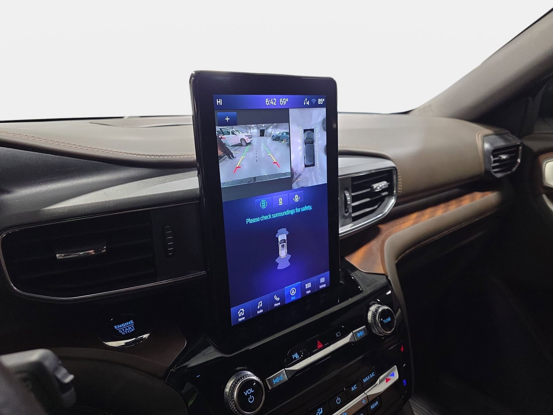 Used 2023 Ford Explorer King Ranch w/ Technology Package image 23