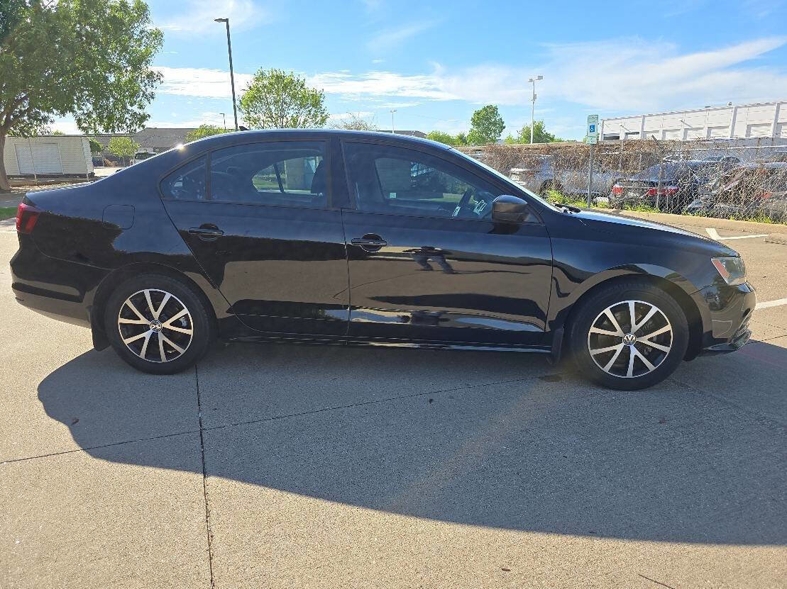 Used 2016 Volkswagen Jetta SE FWD image 16