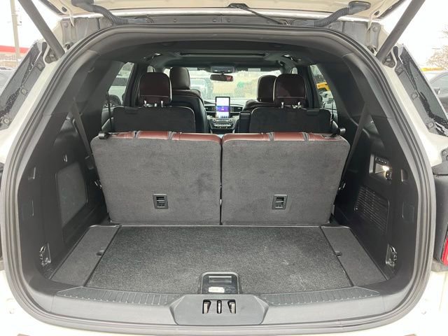 Used 2020 Ford Explorer Platinum w/ Premium Technology Package image 30