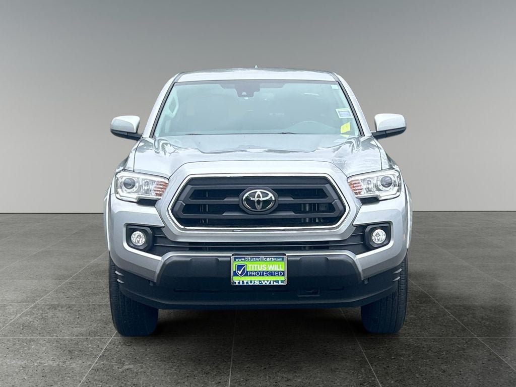 Used 2022 Toyota Tacoma SR5 AWD/4WD image 2