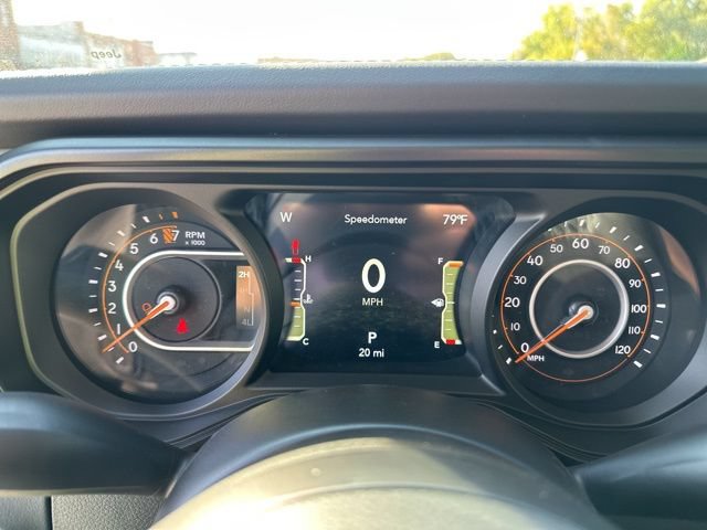 New 2025 Jeep Gladiator Mojave w/ Convenience Group AWD/4WD image 33